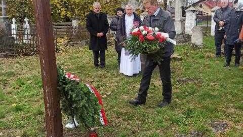 Uczcili pamięć Polaków pochowanych w Uhnowie