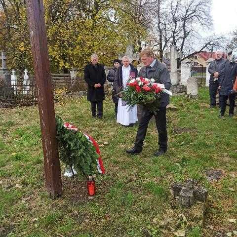 Uczcili pamięć Polaków pochowanych w Uhnowie