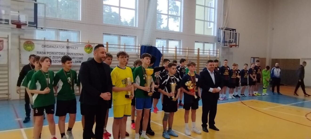 Mistrzostwa Powiatu w Halowej Piłce Nożnej Chłopców Szkół Podstawowych LZS. 