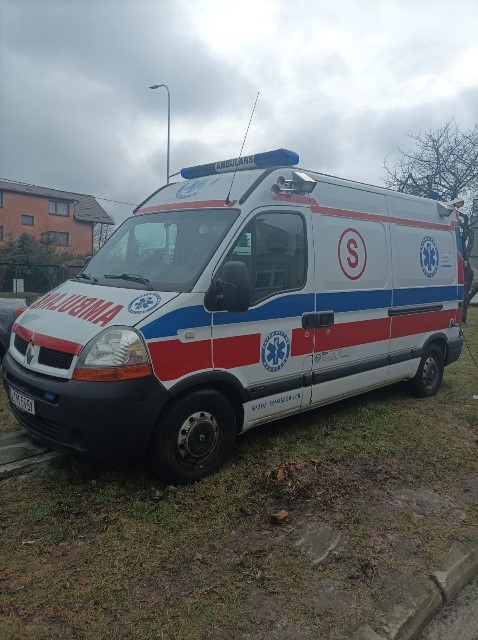 licytacja ustna samochodów medycznych marki Renault Master Ambulans