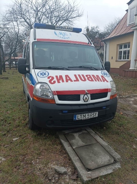 licytacja ustna samochodów medycznych marki Renault Master Ambulans