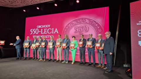Pamiątkowy medal dla Henryka Karwana