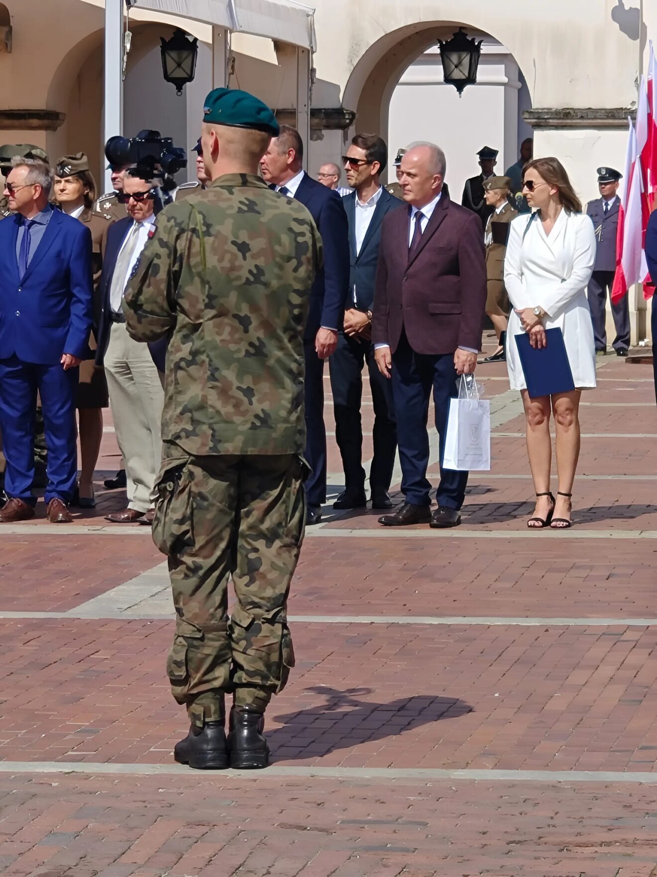 Wręczenie sztandaru Wojska Polskiego dla 18. Pułku Przeciwlotniczego im. gen. bryg. Feliksa Kamińskiego