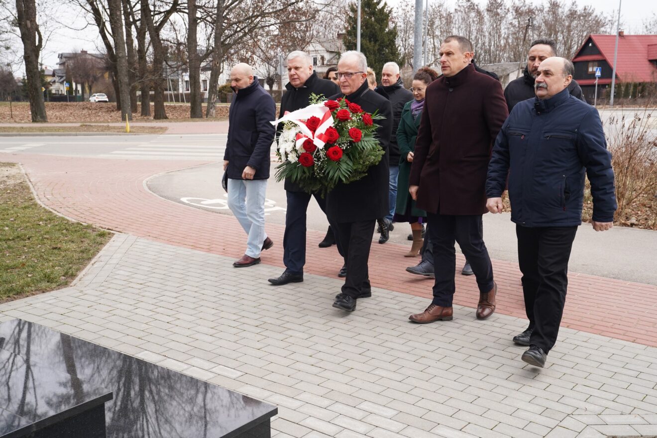 Oddali hołd Janowi Olszewskiemu