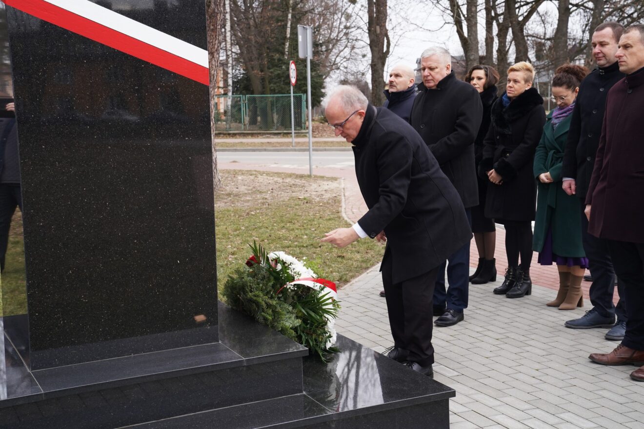 Oddali hołd Janowi Olszewskiemu