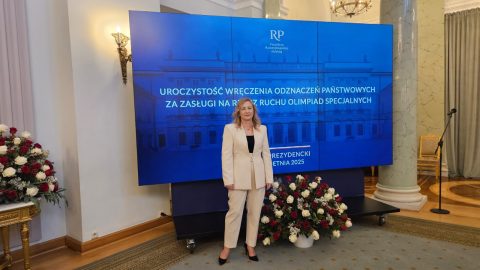 Dyrektor SOSW - Ewelina Mróz uhonorowana Srebrnym Krzyżem Zasługi