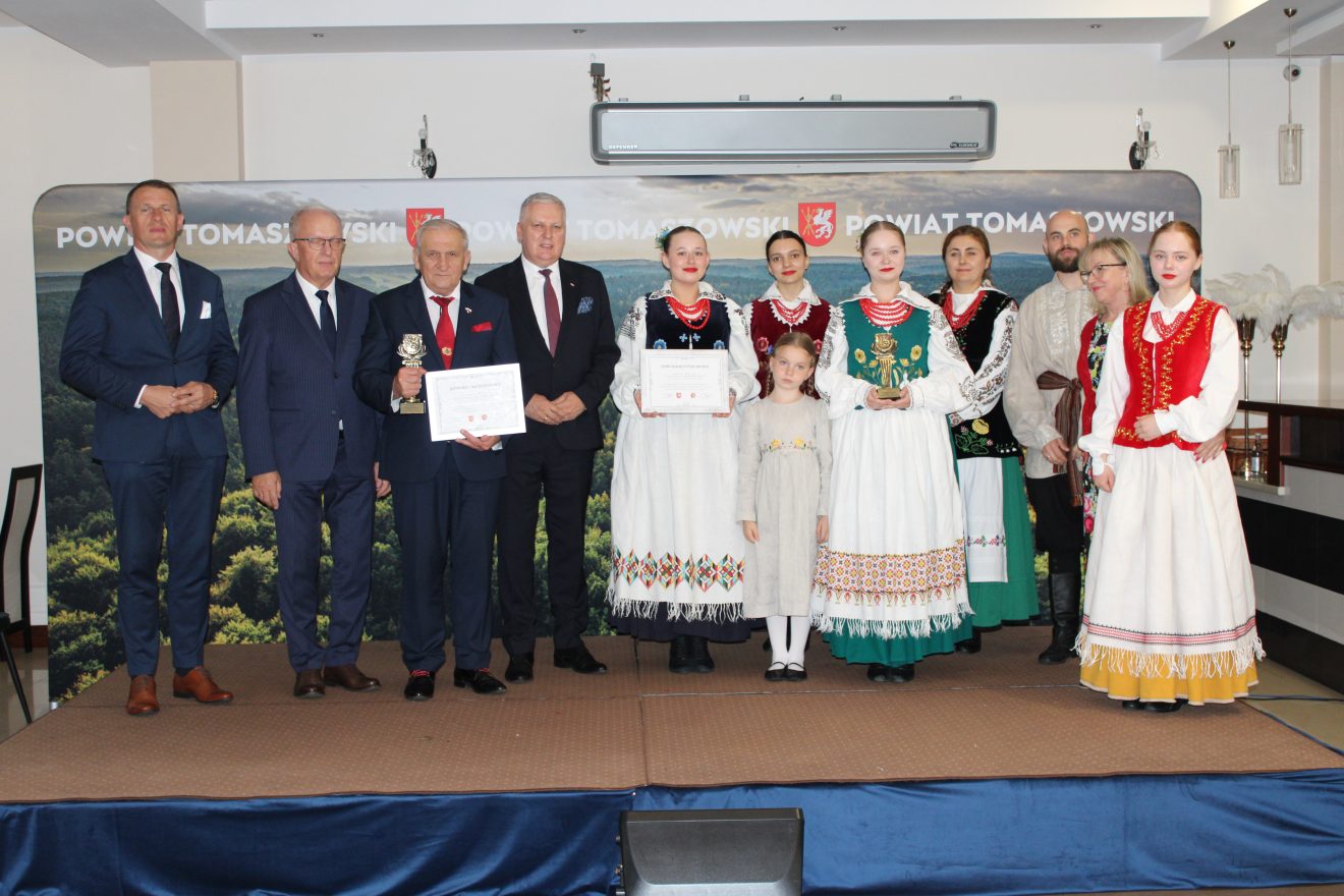 Na zdjęciu laureaci Wyroźnienia srebrny gryf