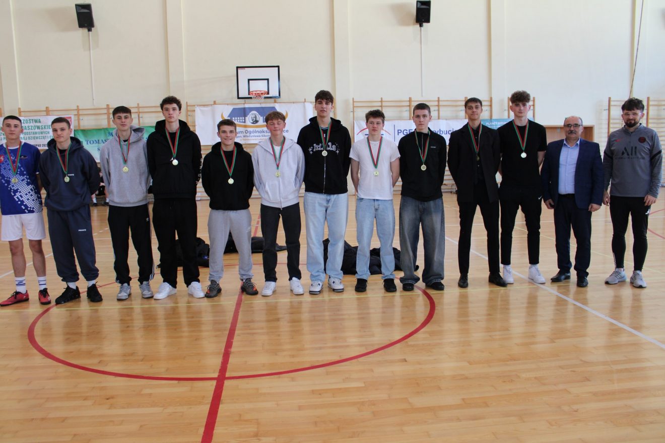 Komunikat Mistrzostw Powiatu Tomaszowskiego Szkół Ponadpodstawowych w Halowej Piłce Nożnej Chłopców.