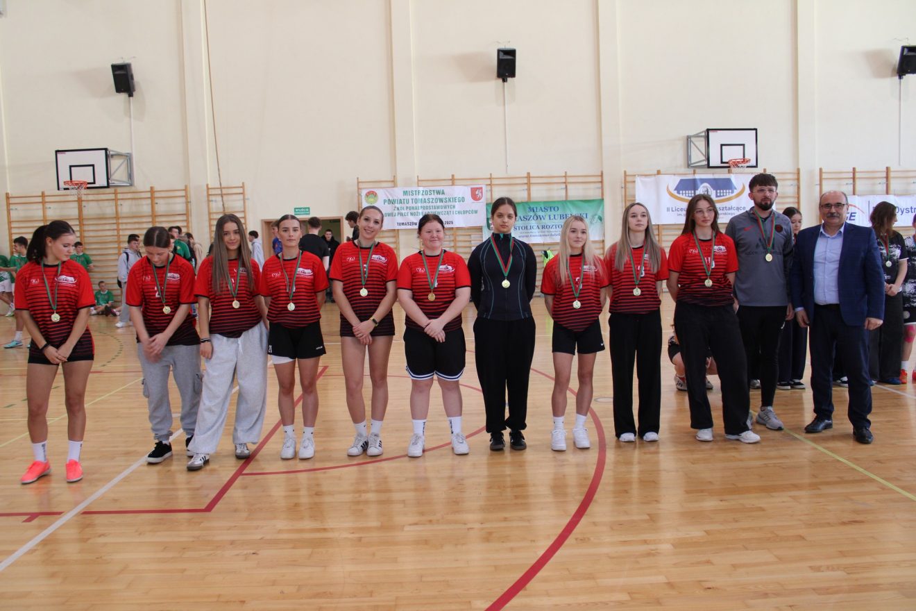 Komunikat Mistrzostw Powiatu Tomaszowskiego Szkół Ponadpodstawowych w Halowej Piłce Nożnej Dziewcząt