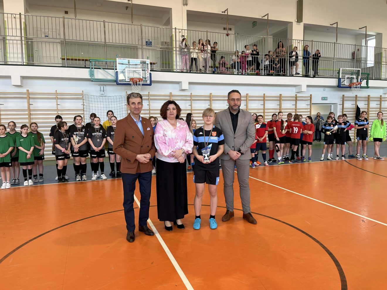 TURNIEJ PIŁKI HALOWEJ DZIEWCZĄT LZS TARNAWATKA 