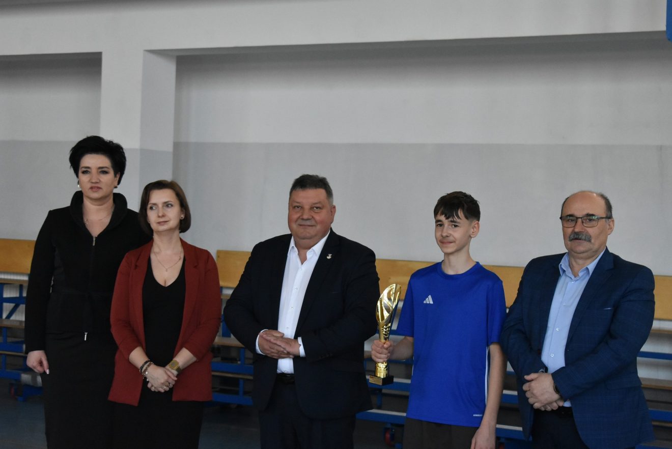 TURNIEJU PIŁKI HALOWEJ CHŁOPCÓW LZS LUBYCZA KRÓLEWSKA 