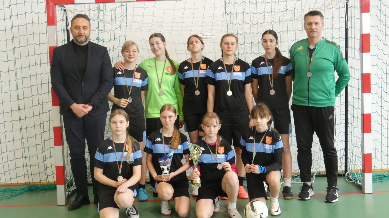 TURNIEJ PIŁKI HALOWEJ DZIEWCZĄT LZS TARNAWATKA