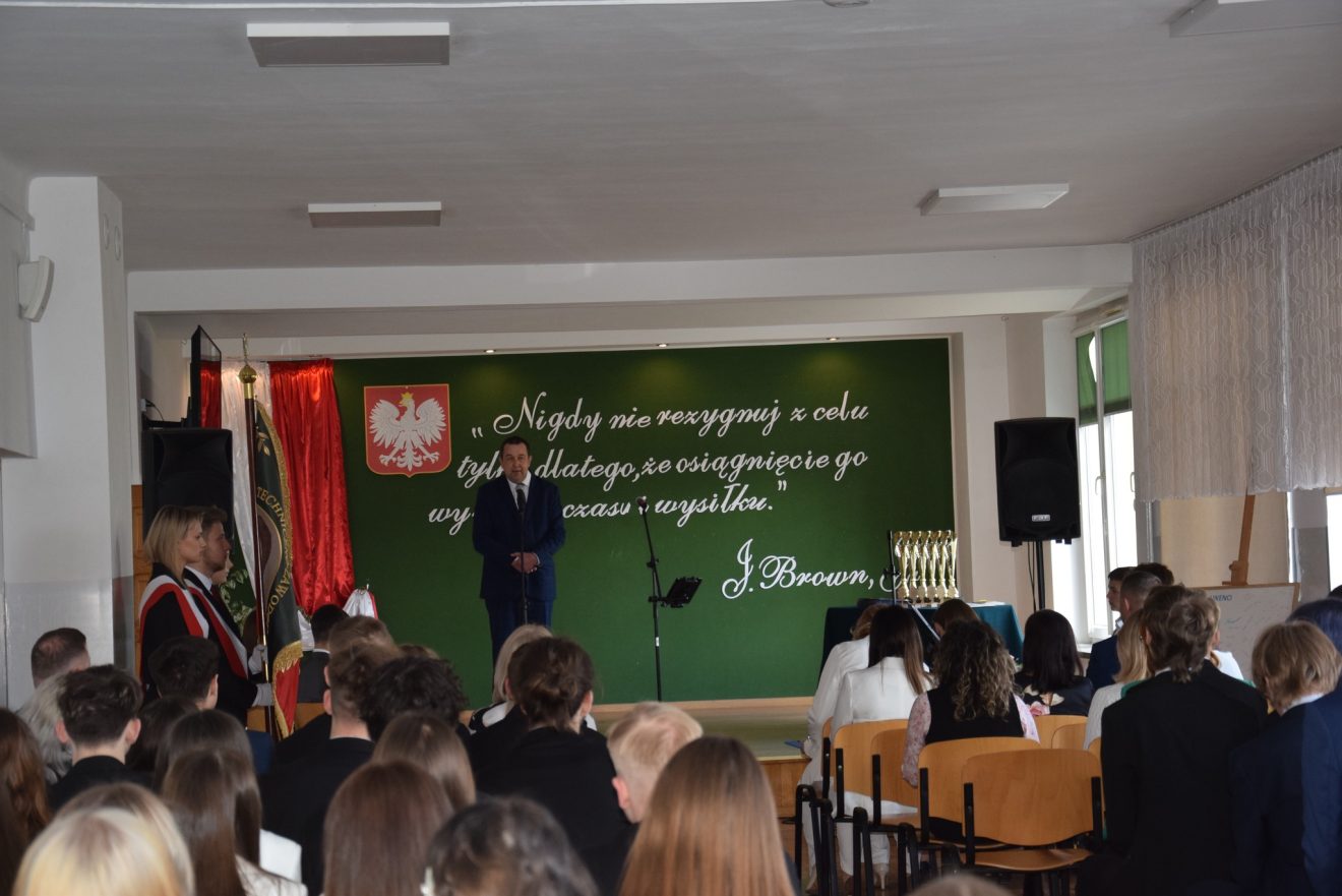 Pożegnanie Absolwentów – Zespół Szkół Techniczno-Zawodowych im. Macieja Rataja w Tomaszowie Lubelskim