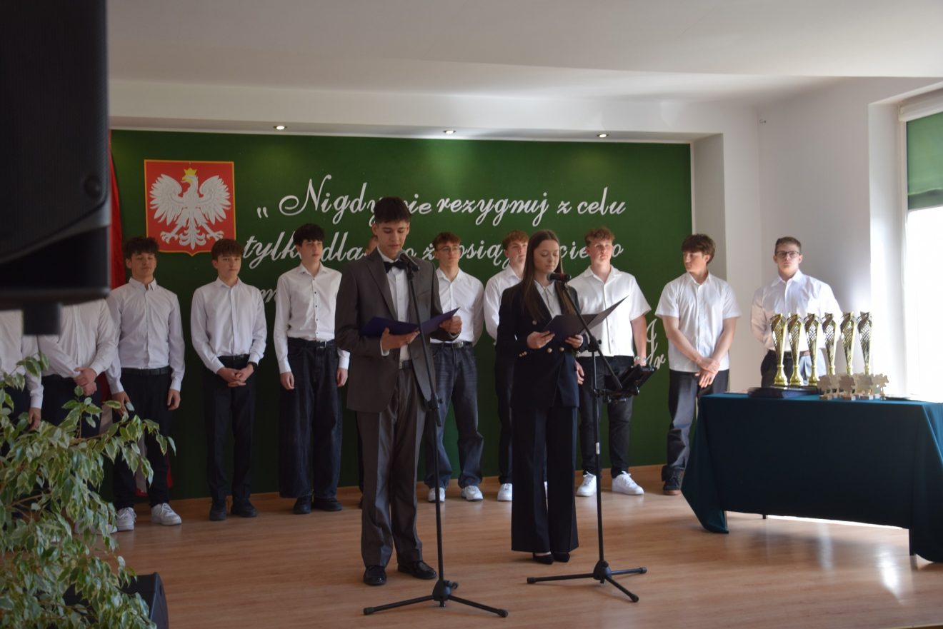 Pożegnanie Absolwentów – Zespół Szkół Techniczno-Zawodowych im. Macieja Rataja w Tomaszowie Lubelskim