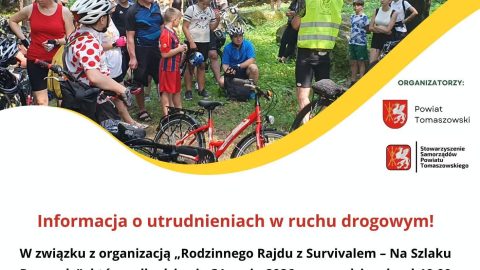 Na zdjęciu znajduje sie plakat informujący o rajdzie rodzinnym.