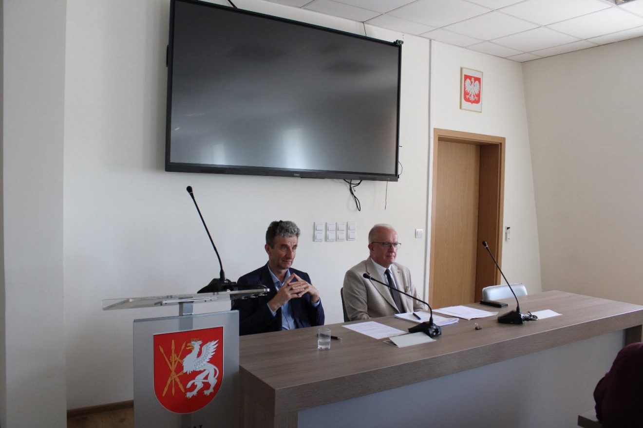 Starosta Tomaszowski Henryk Karwan uczestniczy w obradach Rady Społecznej SP ZOZ.