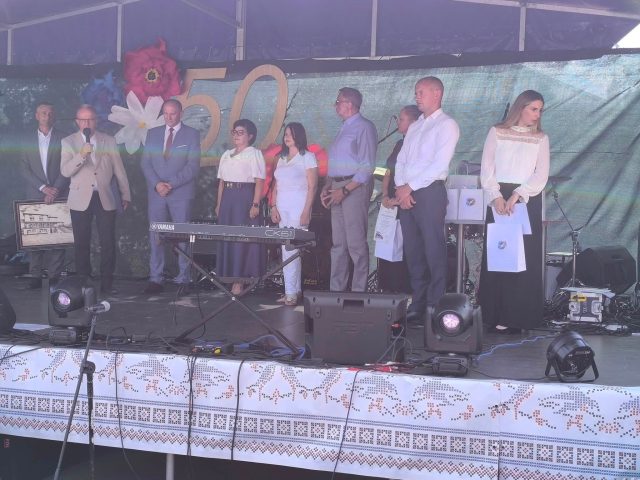 Na zdjęciu znajdują się uczestnicy wydarzenia.