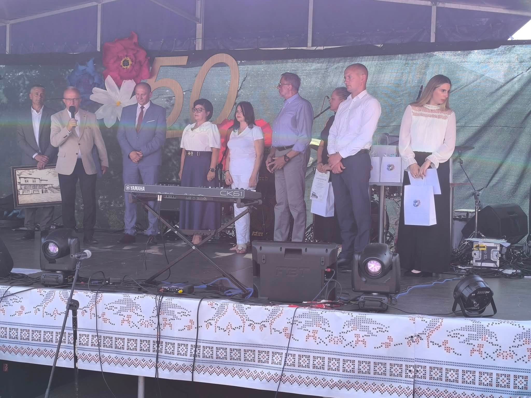 Na zdjęciu znajdują się uczestnicy wydarzenia.
